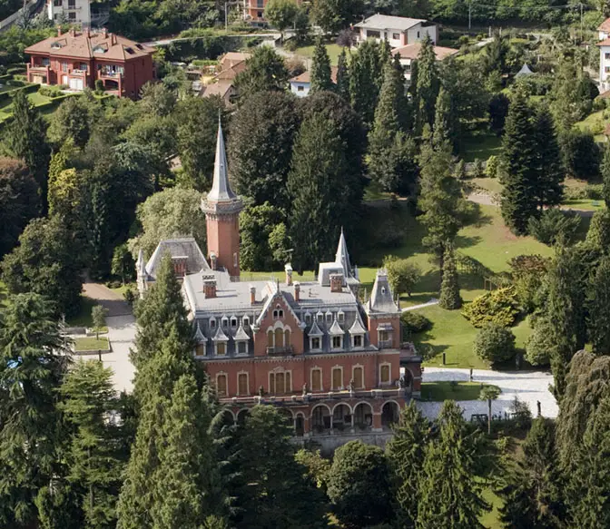 Villa Henfrey Branca.