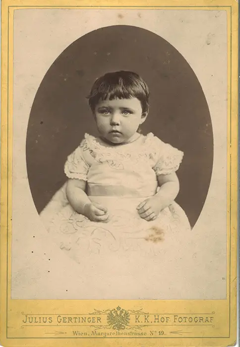 Alice Schanzer piccola a Vienna. © Museo Casa Galimberti del Comune di Cuneo