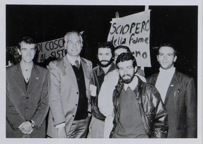 Sciopero della fame in favore degli obiettori di coscienza del 22-28 settembre 1971 a Torino (© Archivio Centro Studi Sereno Regis).