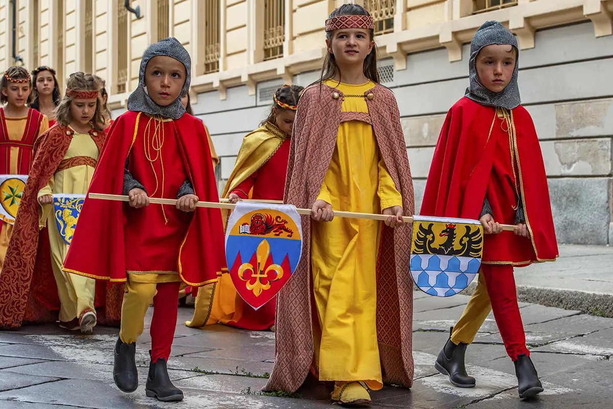 Il Corteo storico dei bambini (© Archivio fotografico Comune di Asti).