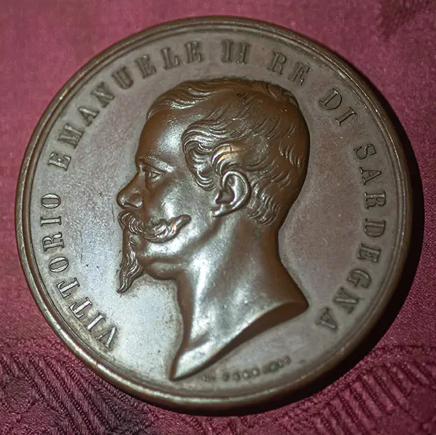 Medaglia di bronzo ricevuta all’Esposizione Nazionale di Prodotti d’Industria a Torino nel 1858. Museo di Storia Naturale, Novara.    