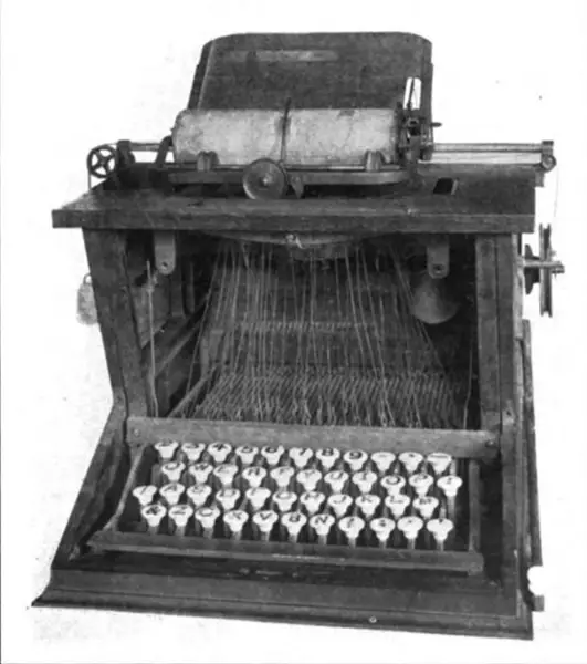 Fotografia del prototipo della macchina da scrivere di Sholes (Buffalo History Museum).