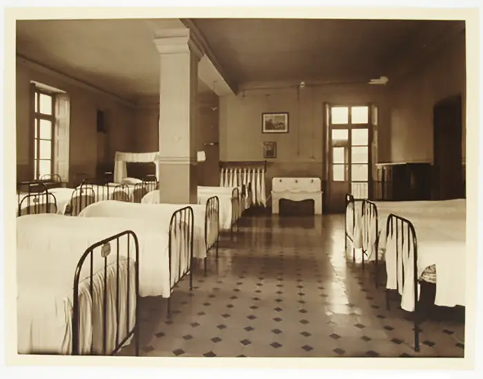 Il dormitorio del convitto in via Assarotti.