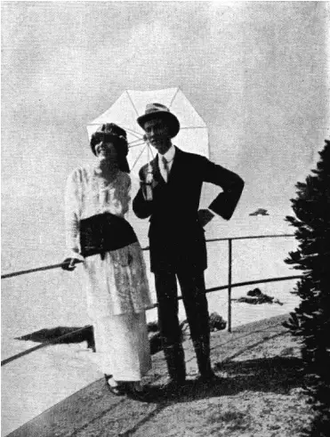 Amalia Guglielminetti e Guido Gozzano sulla Riviera ligure, agosto 1914.