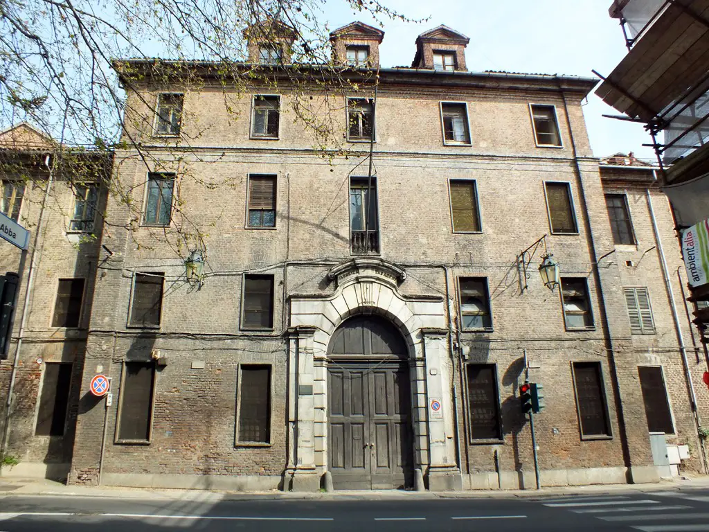 Antica sede della Manifattura Tabacchi di corso Regio Parco 142.