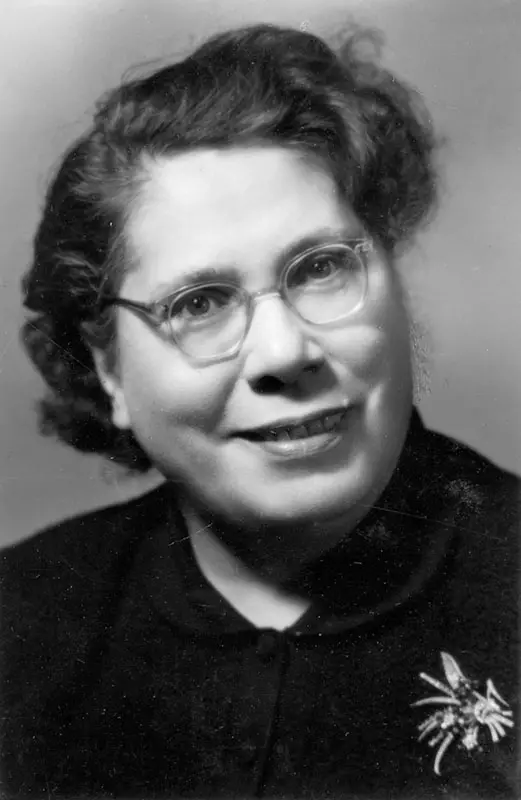 Teresa Noce nel 1948. Foto © Archivio Centrale dello Stato - Fondo Archivio fotografico Severino Crescente, fascicolo Camera dei deputati, I legislatura (1948 - 1953), album 3, unità 1516.
