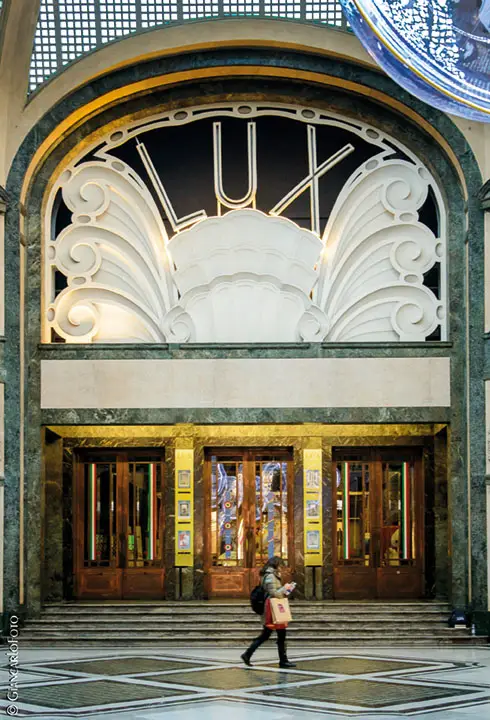 Il cinema “Rex”, inaugurato nel 1934 all’interno della Galleria di San Federico, cambiò denominazione in “Lux” nel 1945 (Foto CC BY 4.0 - Giancarlo Foto4U).